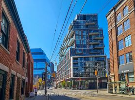 318 King St E