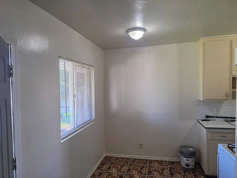 34063 Avenue J — Photo 8