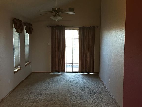 4th image of 2129 Country Meadows Dr