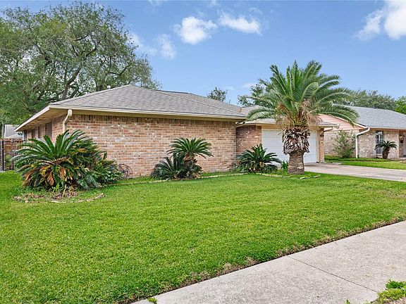 3rd image of 1818 New Orleans St