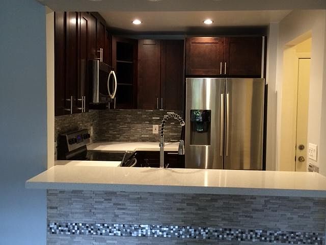 1st image of 430 SE 7th St APT 102E