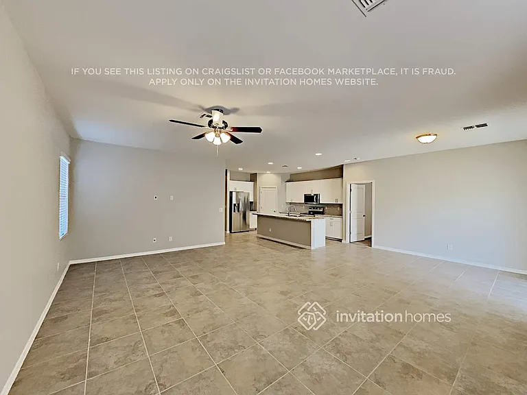 2702 E Omega Dr — Photo 4