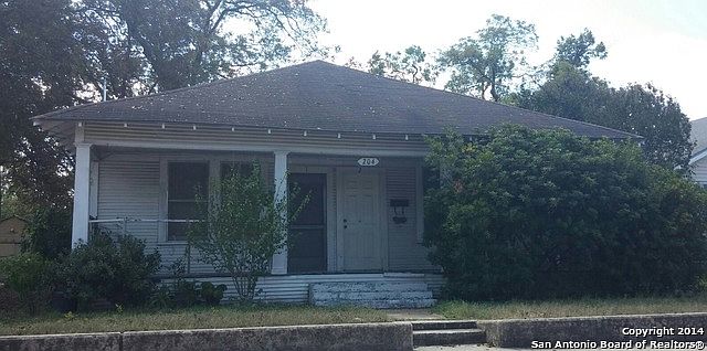 2nd image of 204 W Sayers Ave