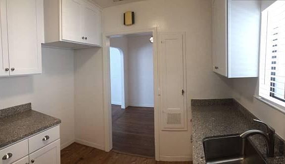 5th image of 625 Fulton St