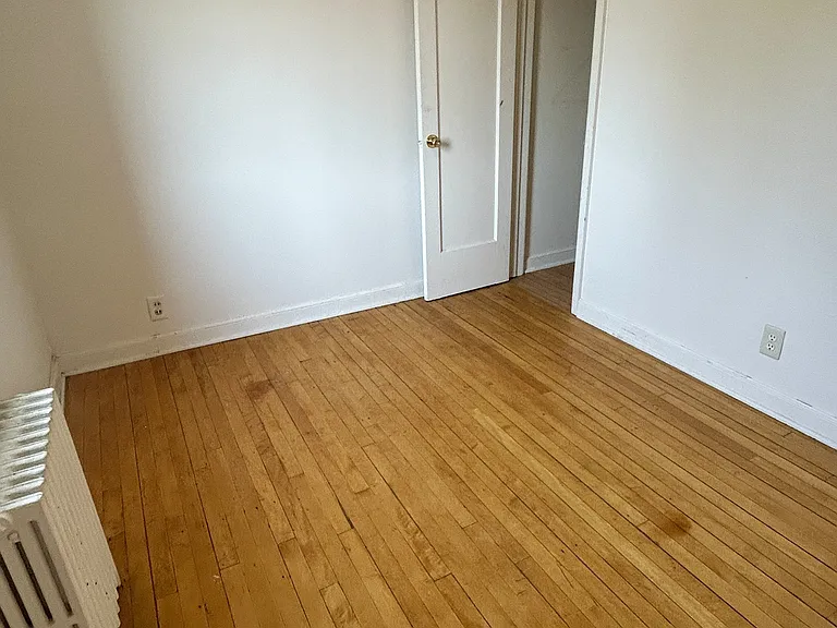 519 1st Ave SW #1 — Photo 7
