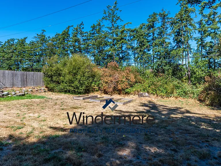 130 NW Clipper Dr — Photo 15