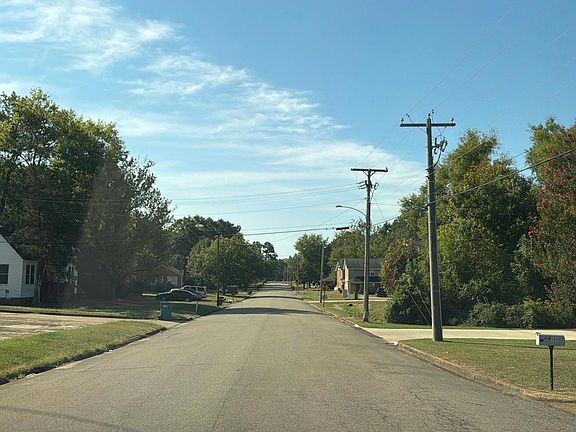 4th image of 209 Hancock Dr