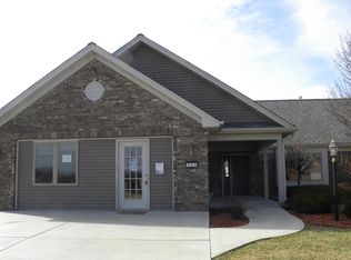 323 Windmill Ln, Walworth, WI 53184