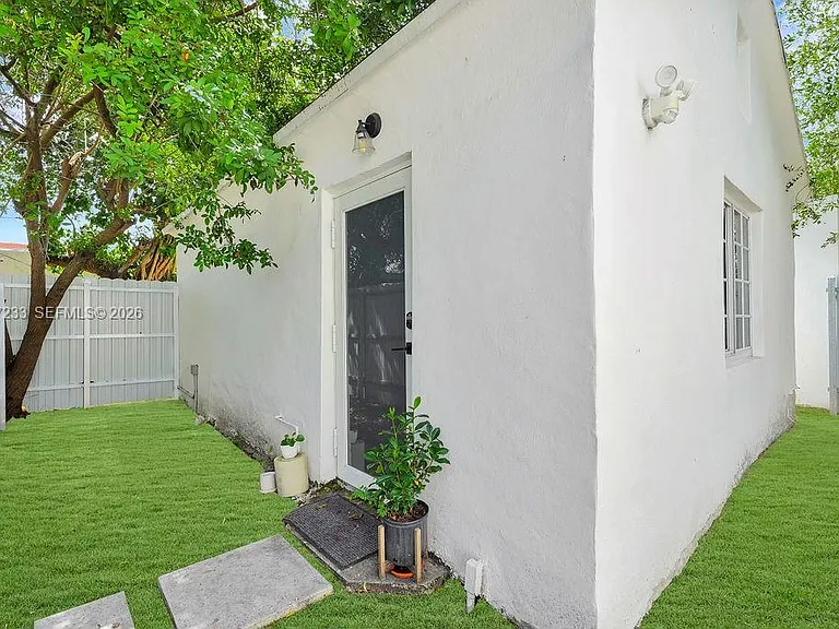 570 NW 48th St — Photo 18
