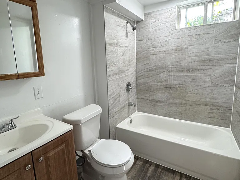 321 S Salem St — Photo 17