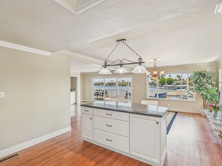 4910 Cabrillo Point — Photo 12