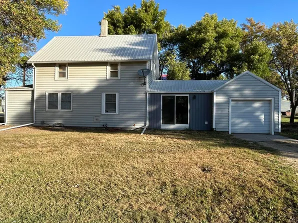 108 S 1st St, Stickney, SD 57375