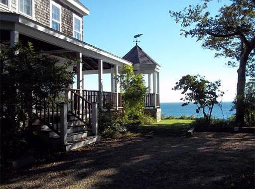 2nd image of 179 Manomet Ave
