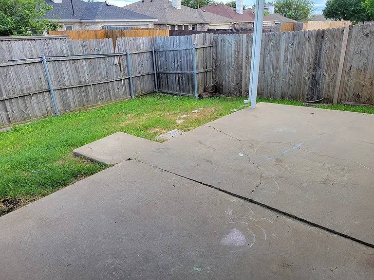 2450 Meadowgate Ln — Photo 14