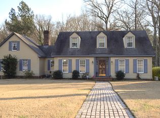 1007 Cardinal Dr NW, Wilson, NC 27896