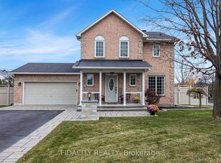 21 W Ridge Dr, Ottawa, ON K2S 1S4