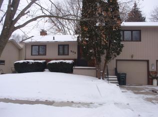 906 Wendy Rd, Waterloo, IA 50701