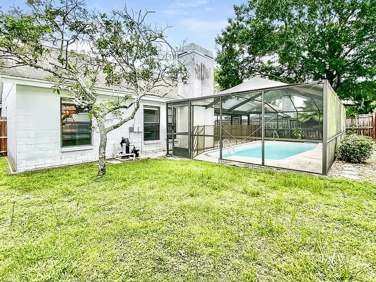 8905 Bayaud Dr — Photo 16