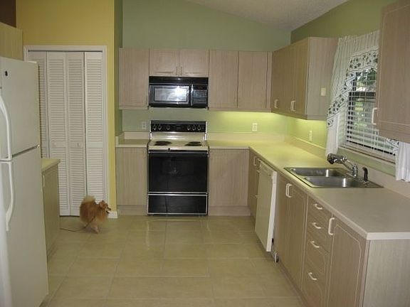 4th image of 934 Smokerise Blvd