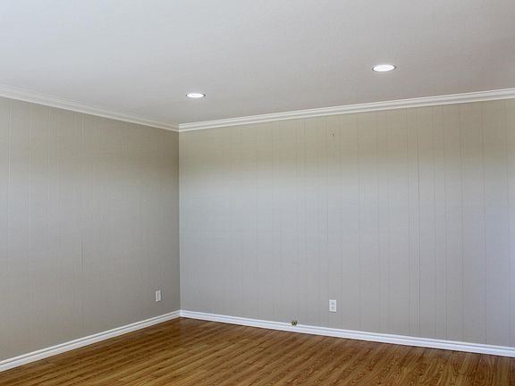 3rd image of 2646 Benedict Dr