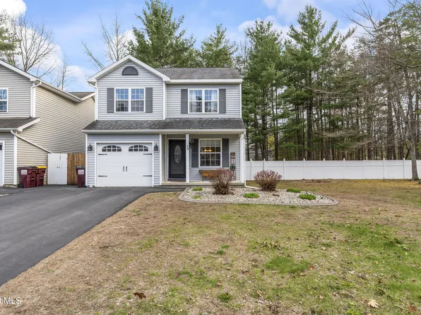 39 Woodthrush Court, Ballston Spa, NY 12020