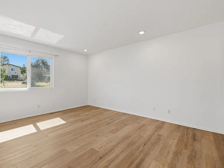 5658 Slicers Cir — Photo 27