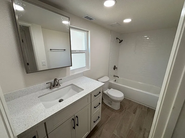 7087 36th St #B — Photo 10