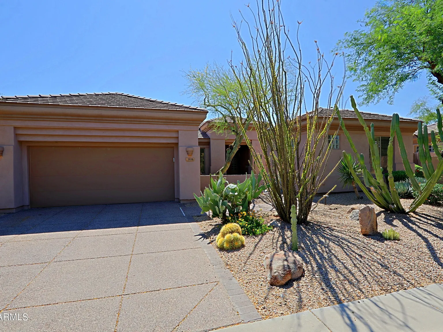 3 bed, 3.0 bath, 2161 sqft, $3,000 — Photo 2