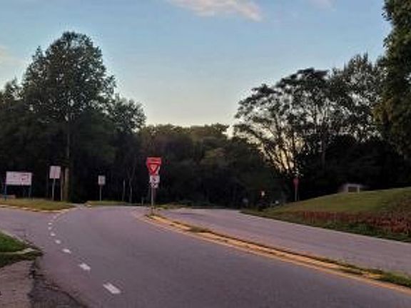 Exterior Neighborhood (street photo)