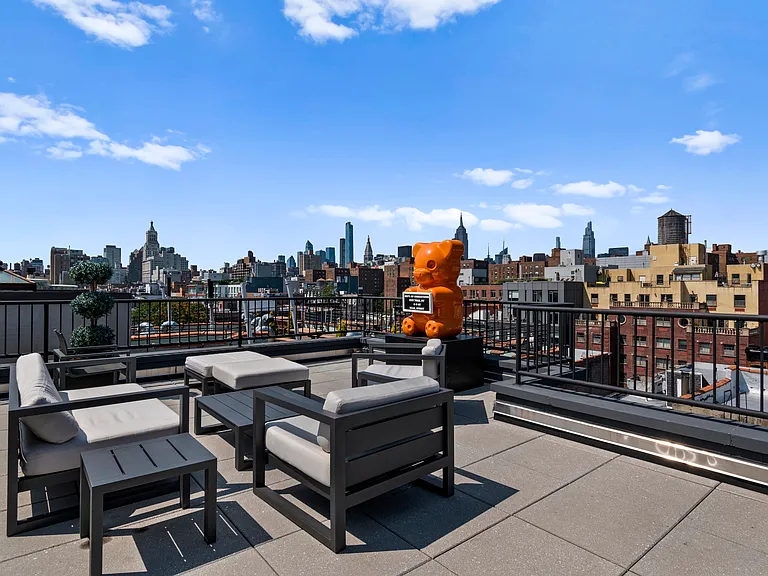 533 E 12th St #6C — Photo 7