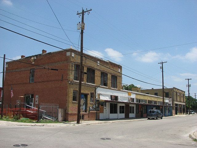 1st image of 513 El Paso St