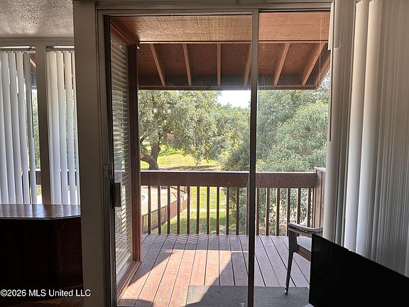 4th image of 230 Lakeside Villa #E