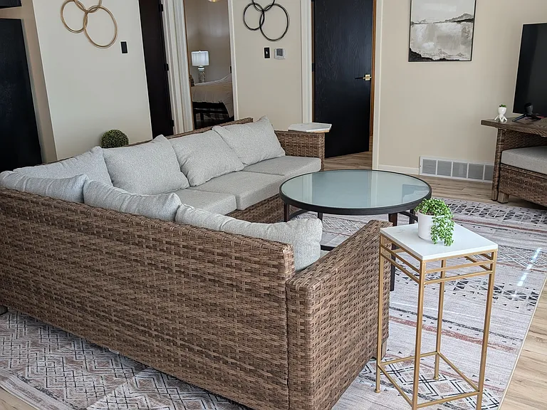 108 W Rose Eld Rd #1 — Photo 9