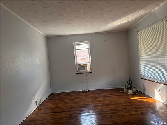 2nd image of 6198 Robindale Ave