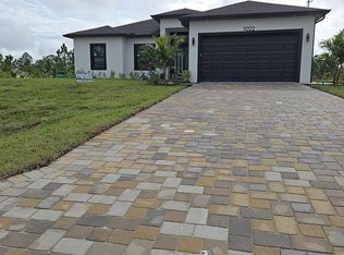 1022 Candlelight Dr, Lehigh Acres, FL 33974