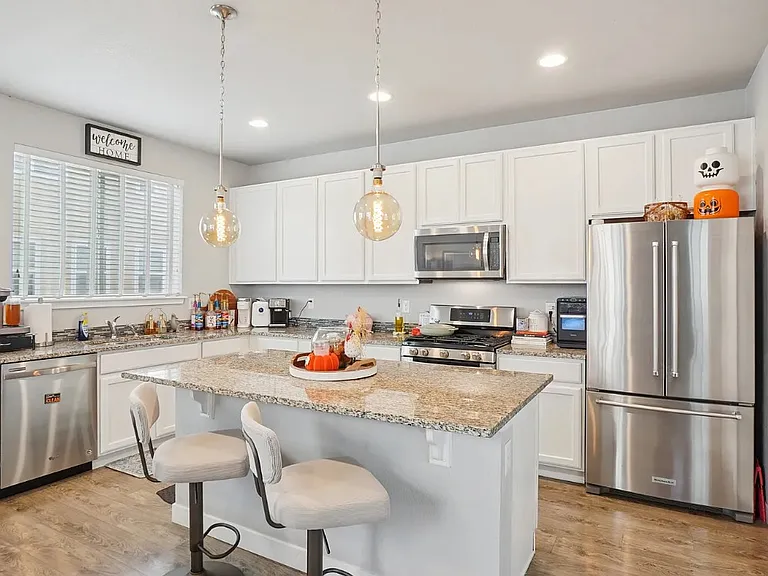 674 E Hinsdale Ave — Photo 20