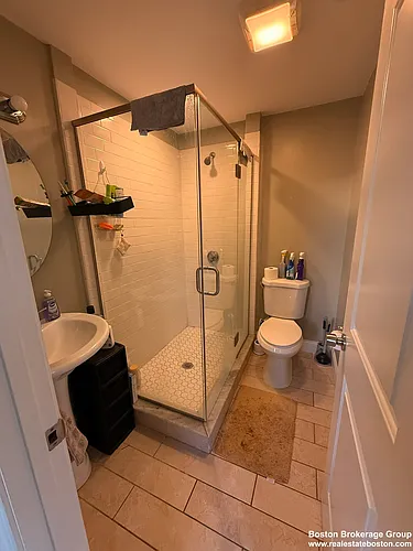 10 Roxbury St Photo 1