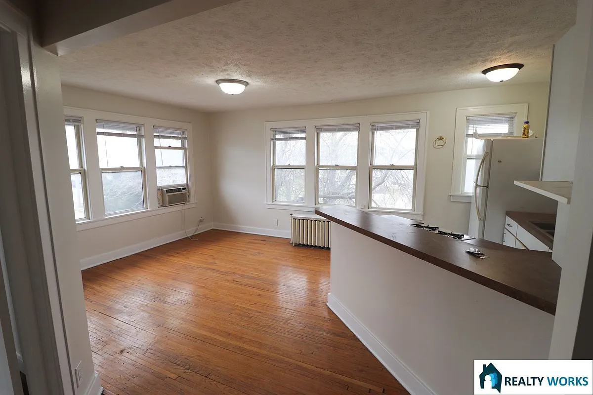 Building Photo - 2406 J