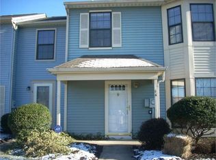 6 Banbury Ct, Robbinsville, NJ 08691