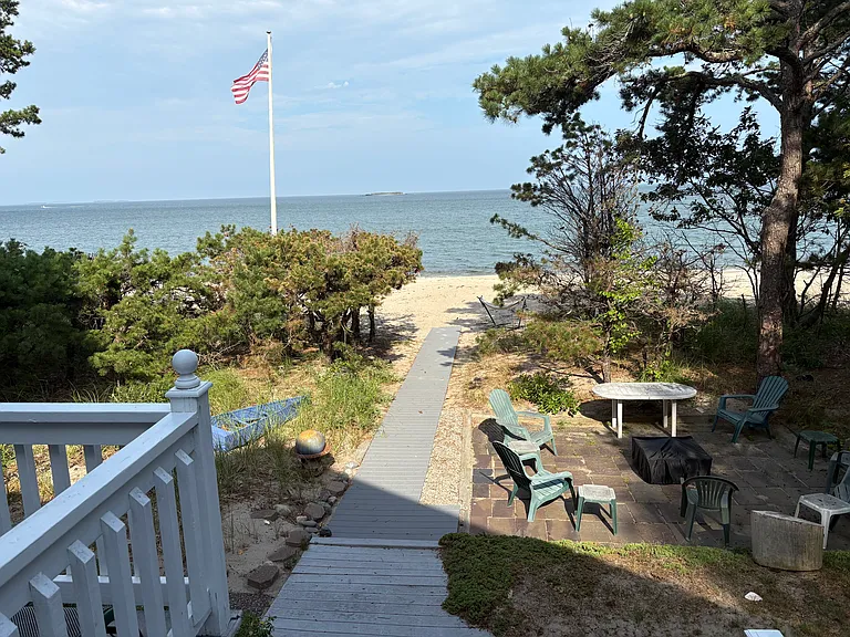 219 Seaside Ave — Photo 20