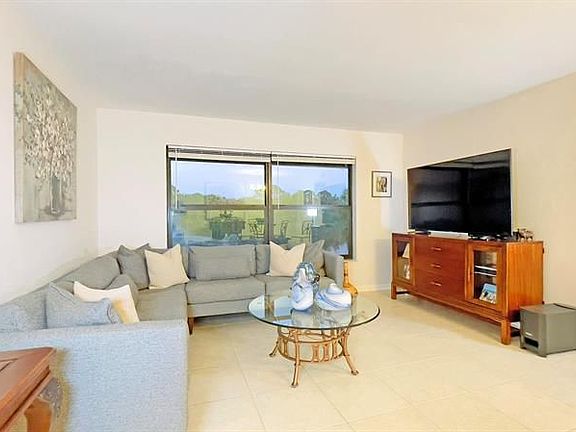 4th image of 300 SW South River Dr APT 205