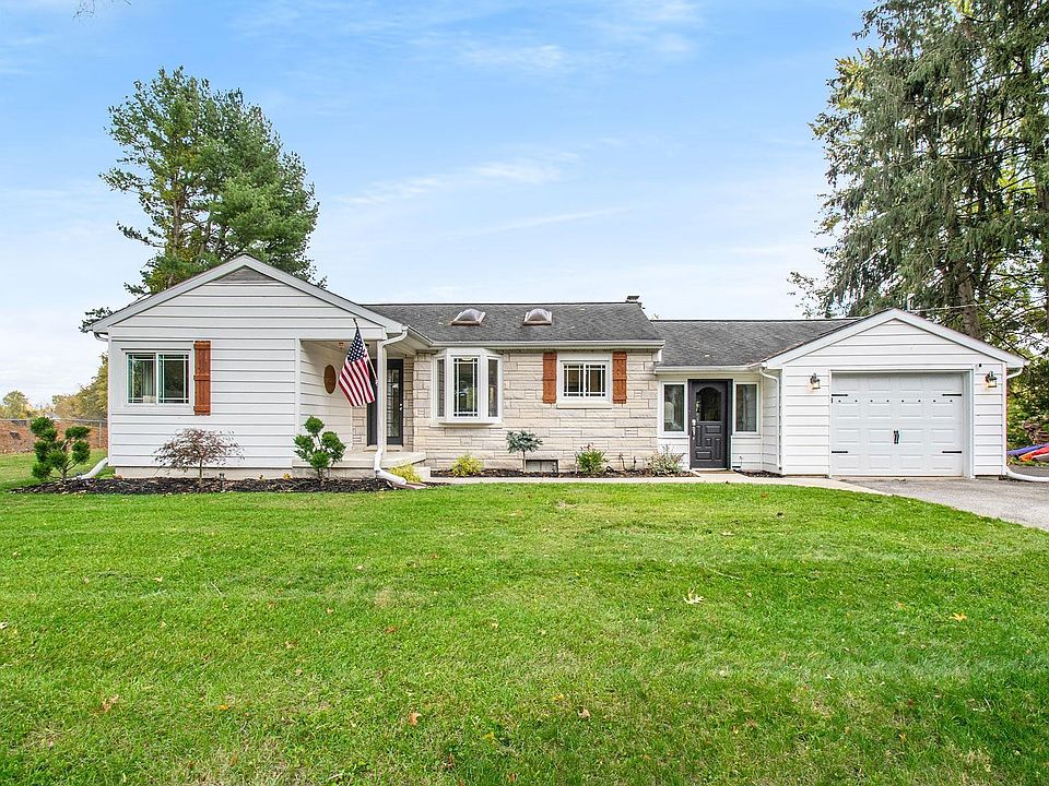 1st image of 53238 Arrowhead Dr