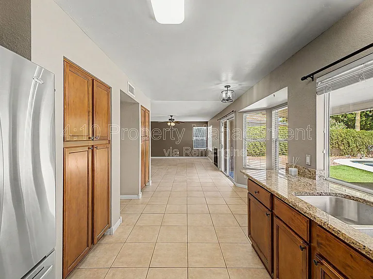 3236 E Hiddenview Dr — Photo 16