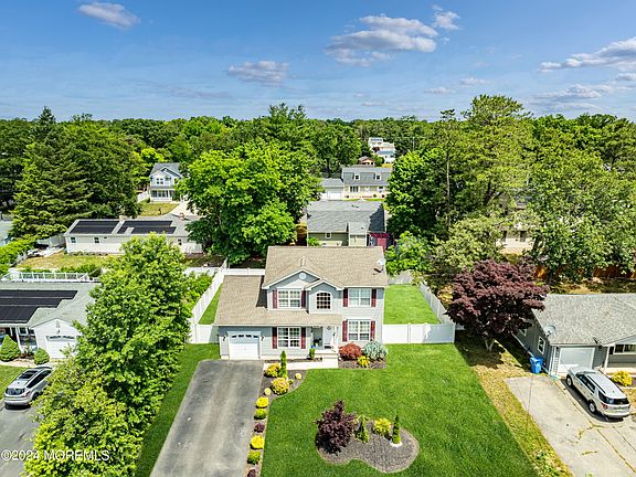 4th image of 1417 2nd Avenue