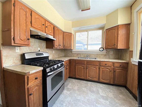 2nd image of 259 Bruce St