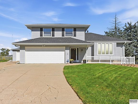 30th image of 10632 M St