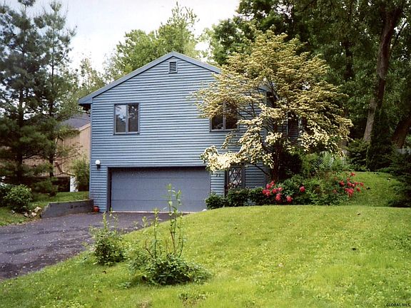 5th image of 71 Berkshire Blvd