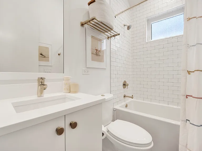 4415 W Waveland Ave — Photo 19