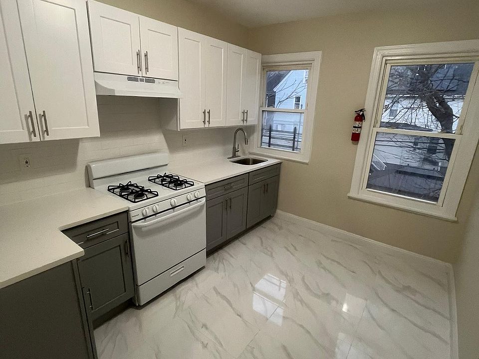 1st image of 36 N 18th St #4