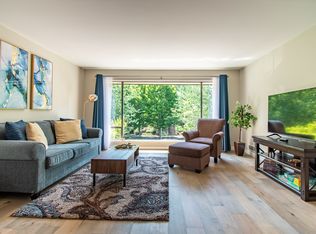 1524 2nd Ave W #B, Seattle, WA 98119